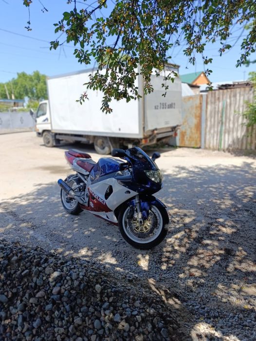 Продам мотоцикл SUZUKI