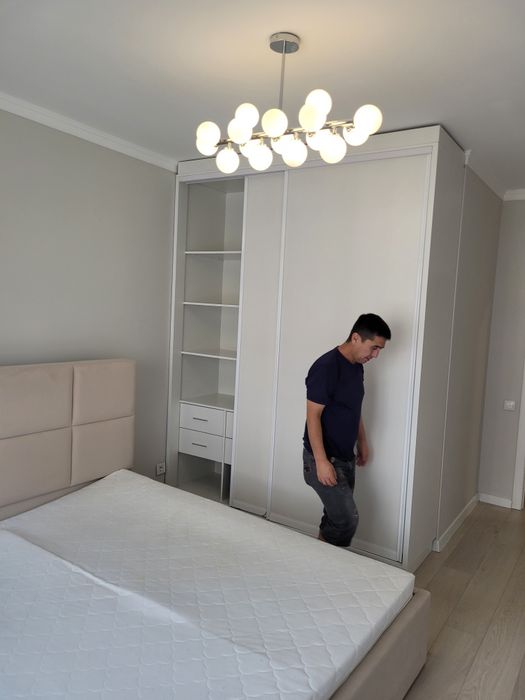 Продам спальный кровать без матрац