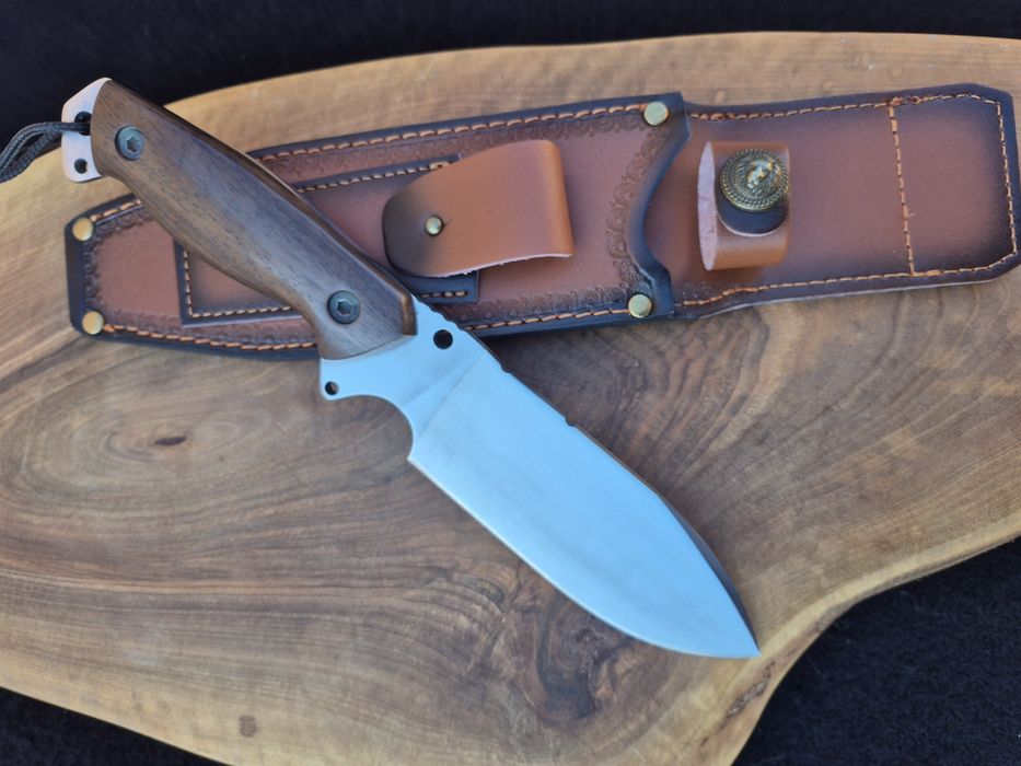 Ловен нож,фултанг с кожена кания LN431