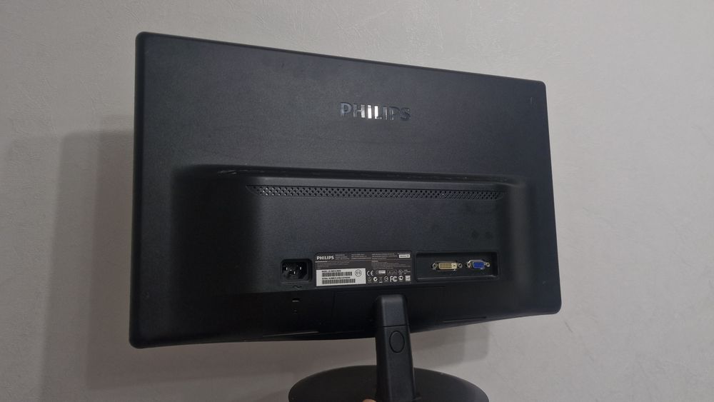Монитор Philips 20 дюйм