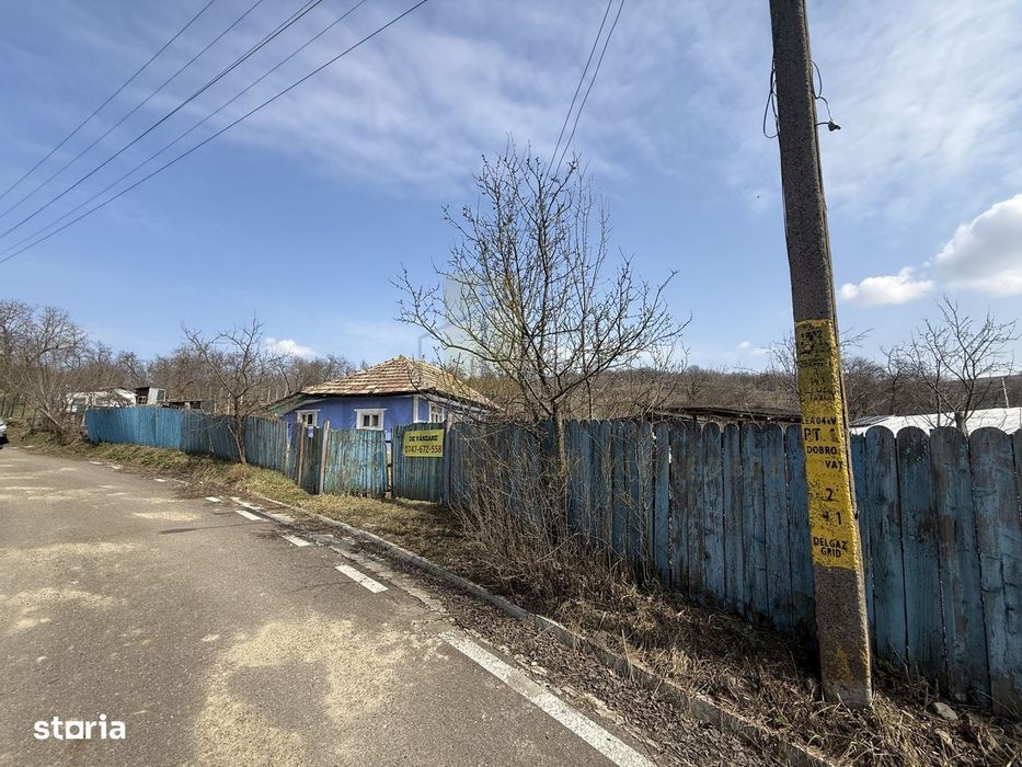 Casa batraneasca + Teren 1191 mp | Dobrovat (Iasi) | Liniste si natura