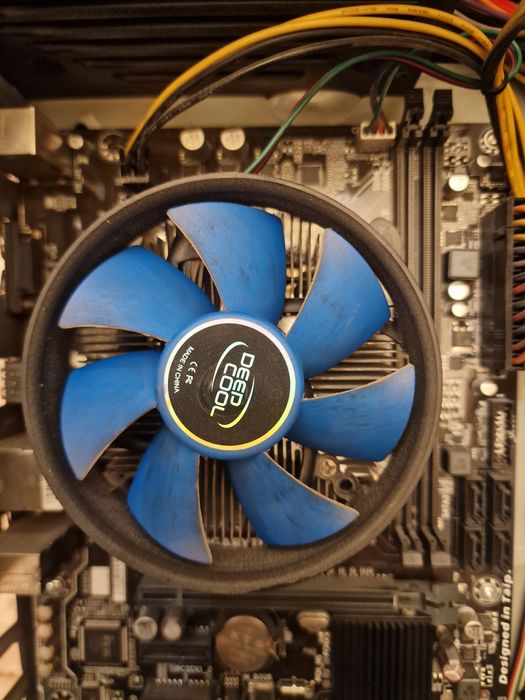 Продам материнская  плата  Gigabyte h110    Процессор i3- 7100