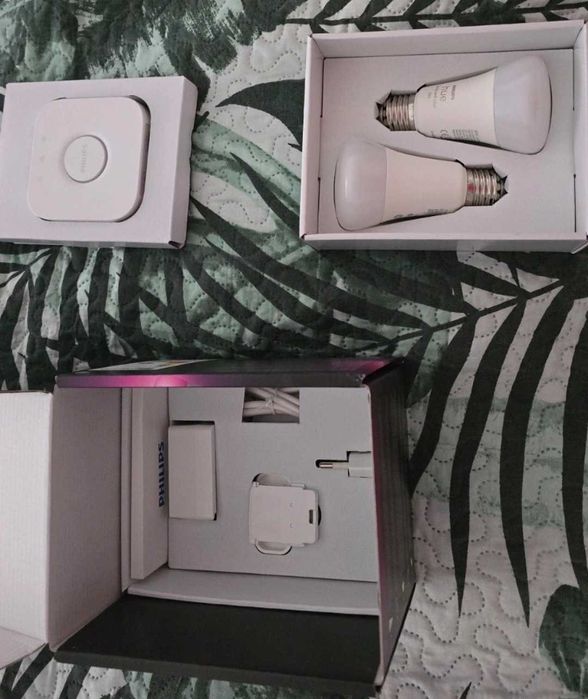 Pachet 2 becuri si bridge Philips hue nou