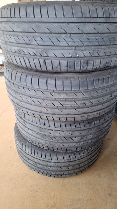 Гуми 235/55 R17 Laufen - летни