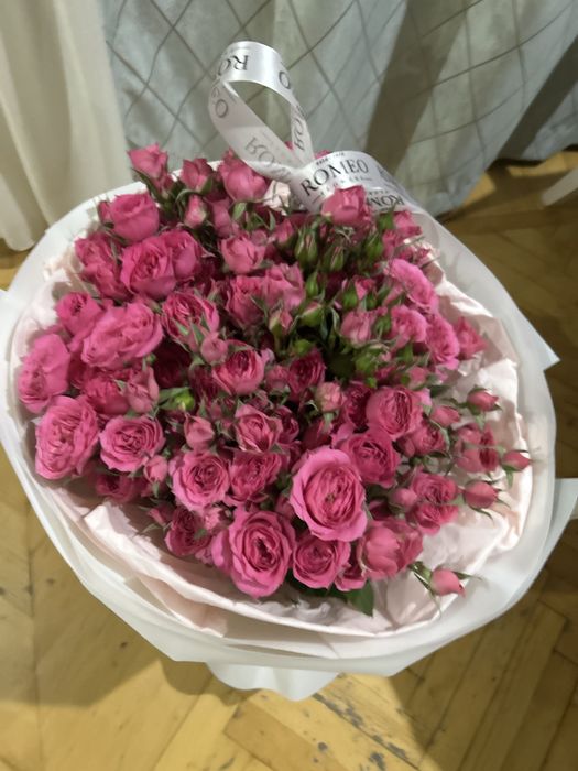 букет из кустовых роз