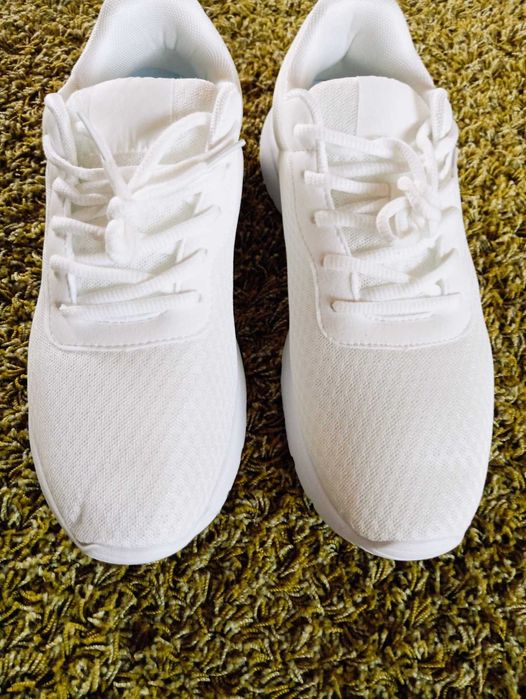 Мъжки маратонки бели