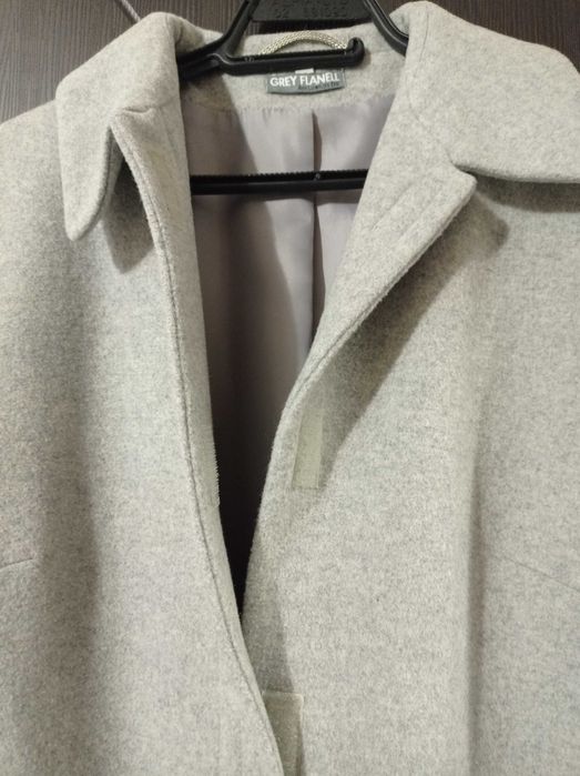 Сиво палто Grey Flanell