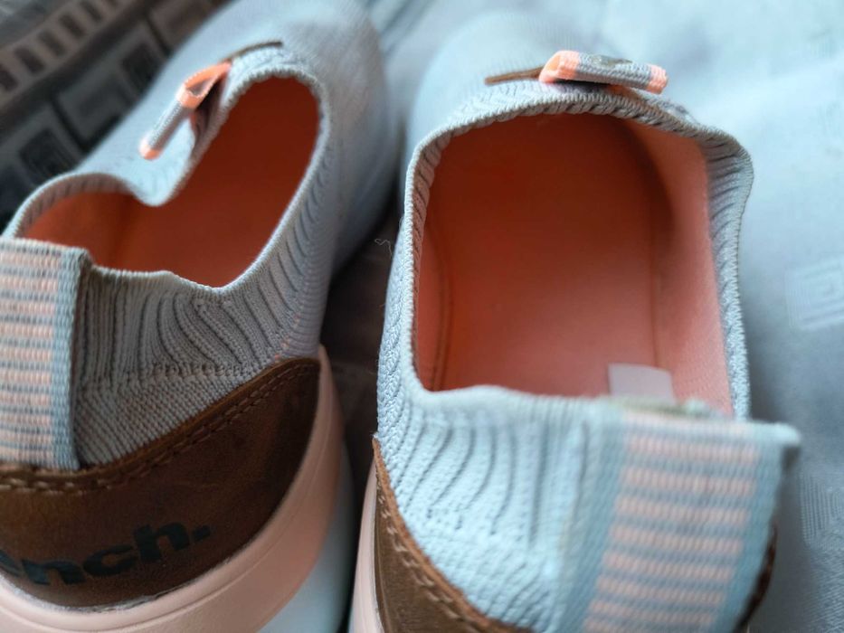 Дамски сникъри Bench