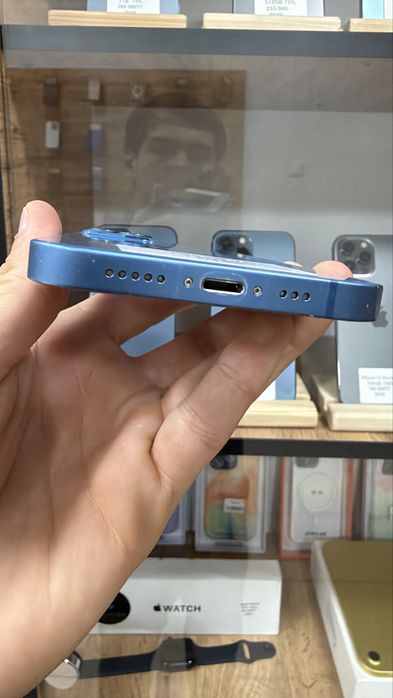 iPhone 13