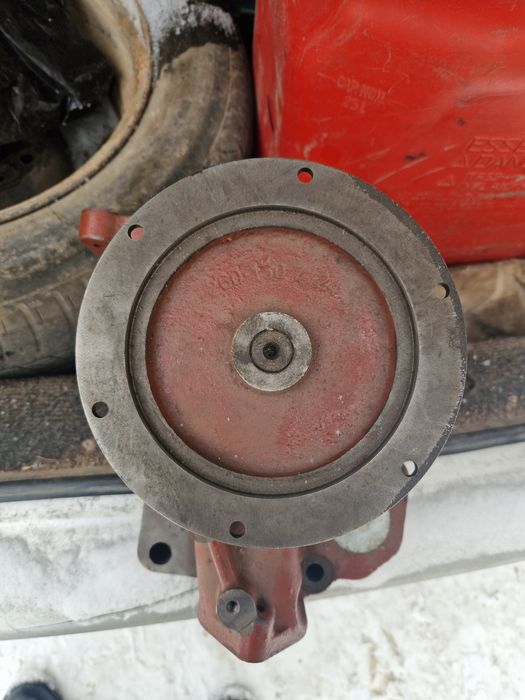 Помпа на МТЗ трактор