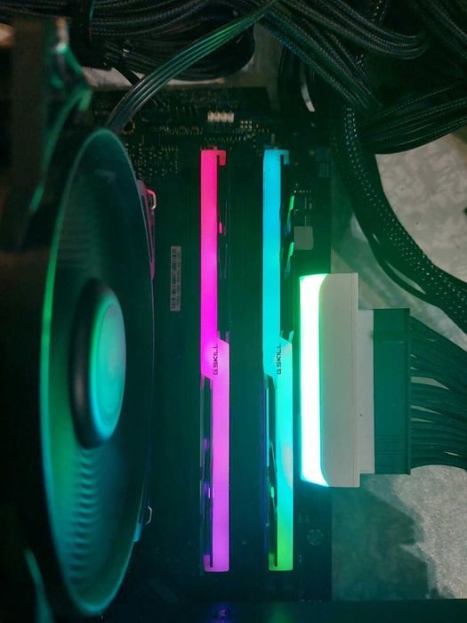 32GB 3200Mhz CL16 - DDR4 рам памет