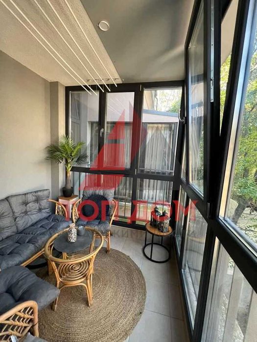 Дава се под наем Тристаен апартамент в Варна, Център - 74 кв.м за 1100 € - Снимка #18