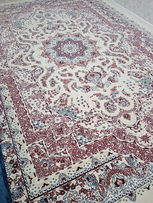 Продается ковёр в отличном состоянии