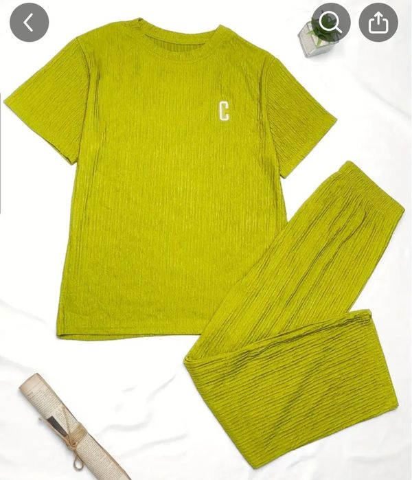 Легкий летний костюм