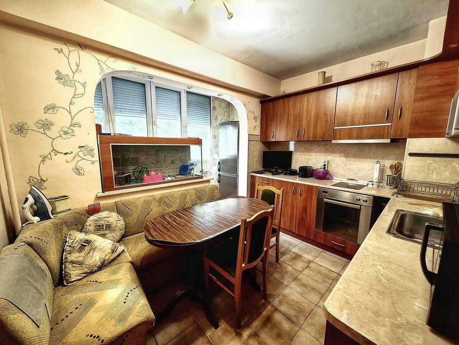 Продава се Тристаен апартамент в Пловдив, Христо Смирненски - 86 кв.м за 1378 €/кв.м - Снимка #2