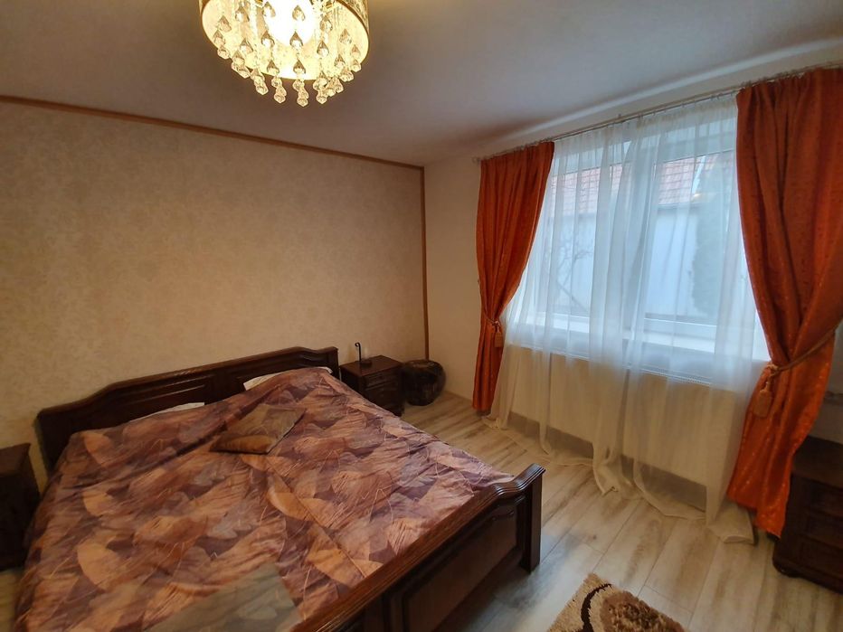 Inchiriez Studio la Casa in Ghimbav  2 Camere cu Bucatarie Open Space .