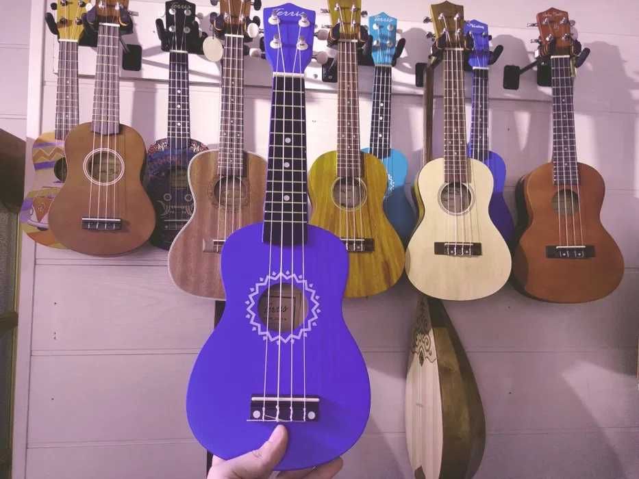 Укулеле новое для подарка