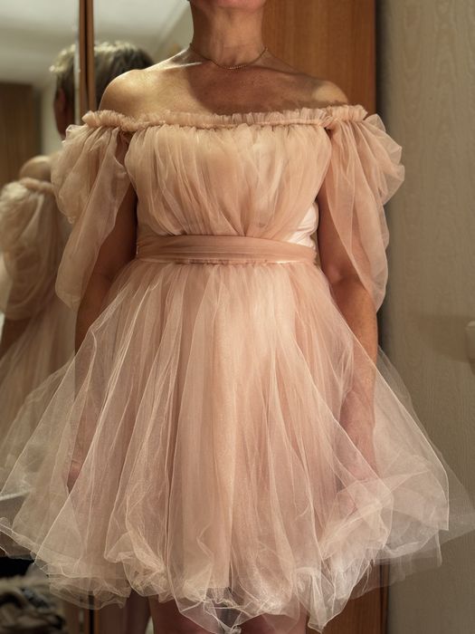 Продам платье вечернее для девушки