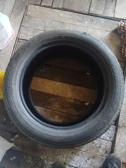 Продам 2 летние шины DUNLOP 275/50 R21