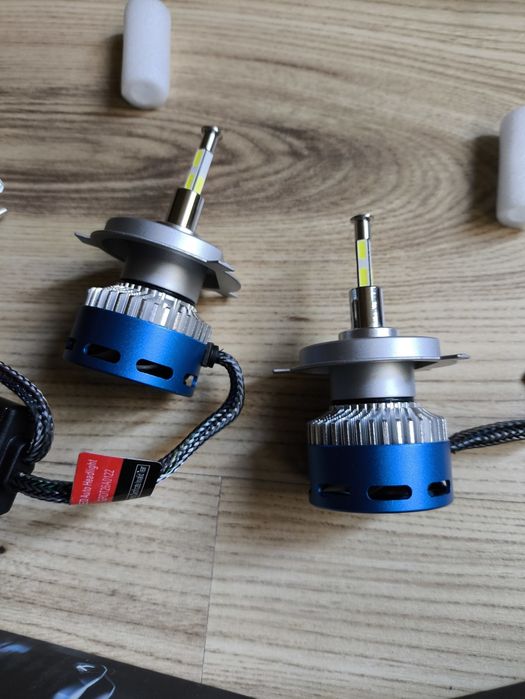 Led крушки за коли H4 с две светлини  къси и дълги