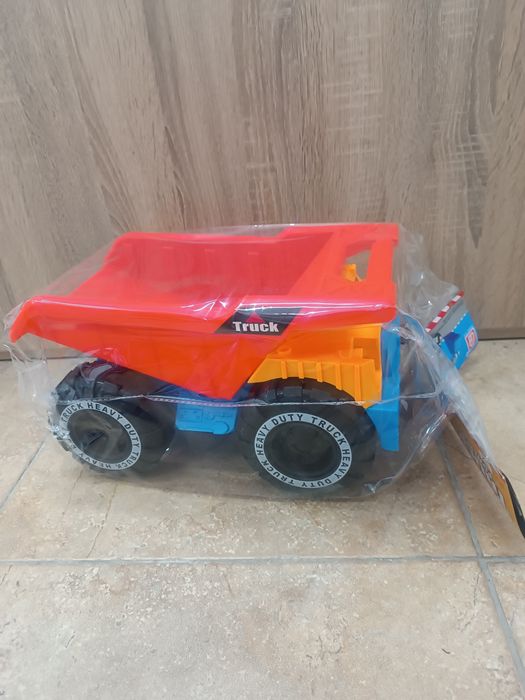 Камион самосвал/