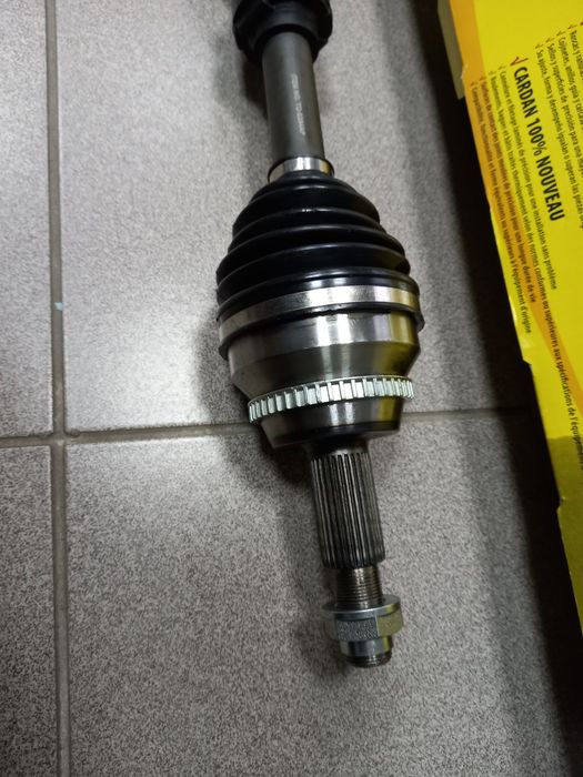 Привод левый камри-40