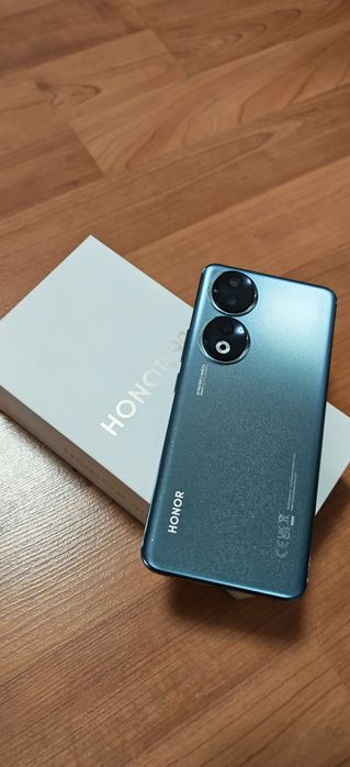 HONOR 90 смарфон