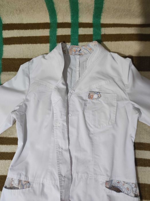 Продается белый халат