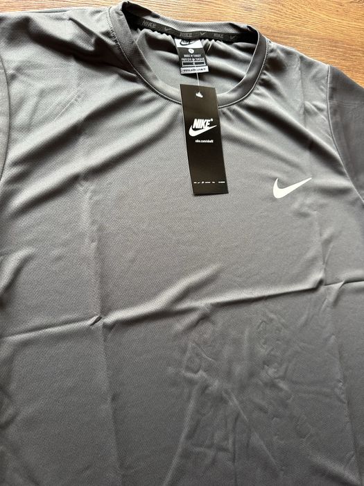 Мъжка тениска Nike,дишаща материя в сиво и мента