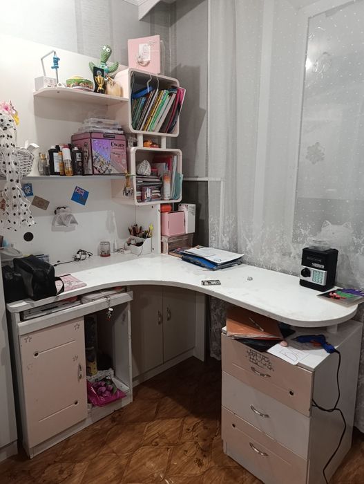 Продам детский письменный стол