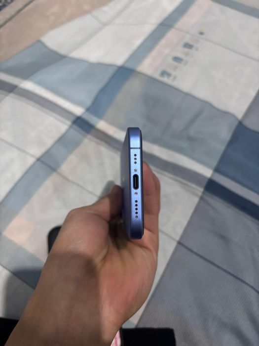 Подам айфон 16