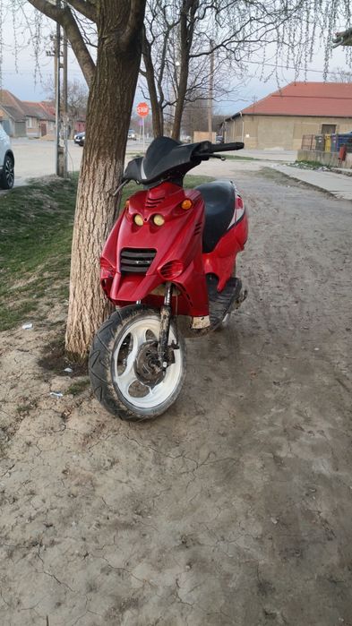 Scuter beta ark 49cc