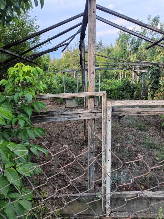 1842-Продава се двуетажна тухлена на гредоред къща в кв. Житница!