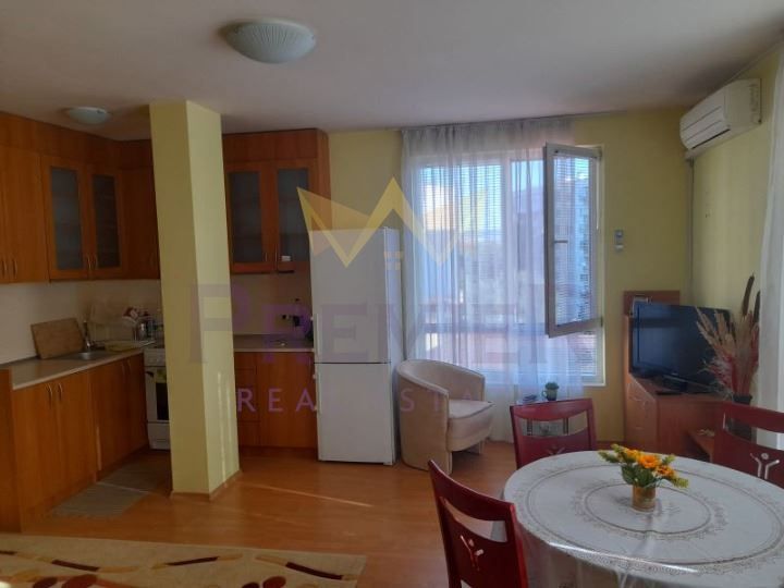 Дава се под наем Двустаен апартамент в Варна, Аспарухово - 55 кв.м за 408 € - Снимка #1