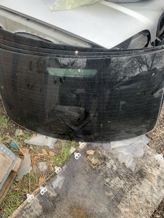 Luneta bmw e90 geam spate bmw e90