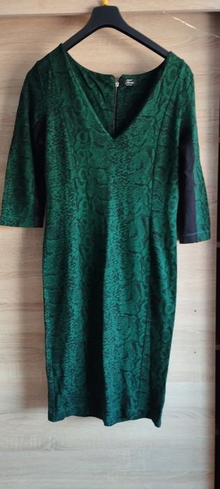 Рокля райе и черна, еластични, размер Л