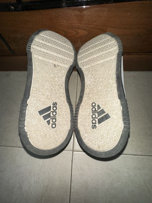 Adidas бели обувки