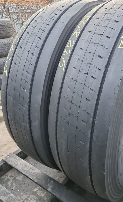 2 Anvelope Camion Directie Bridgestone 315/80 R22.5 Stare Impecabilă.