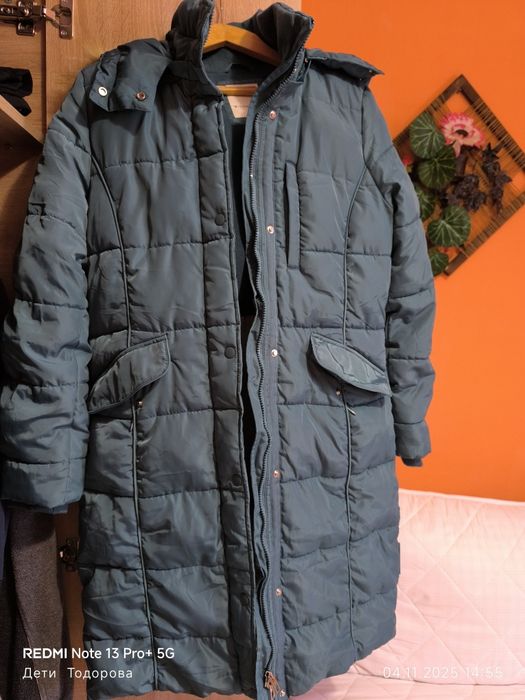 Продавам чисто ново,зимно,зелено яке Tom Tailor.