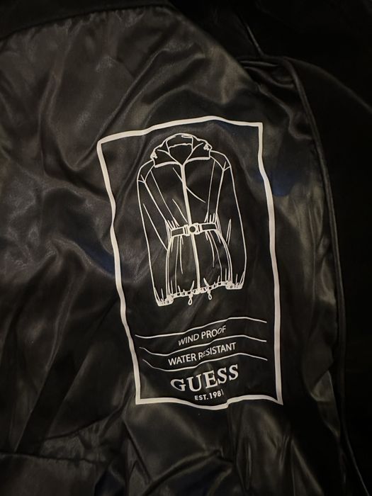 Зимно яке guess