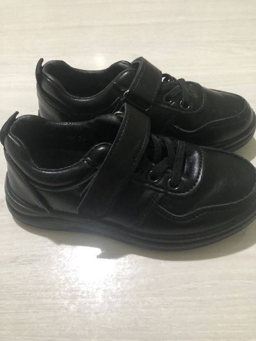 Продам детские туфли