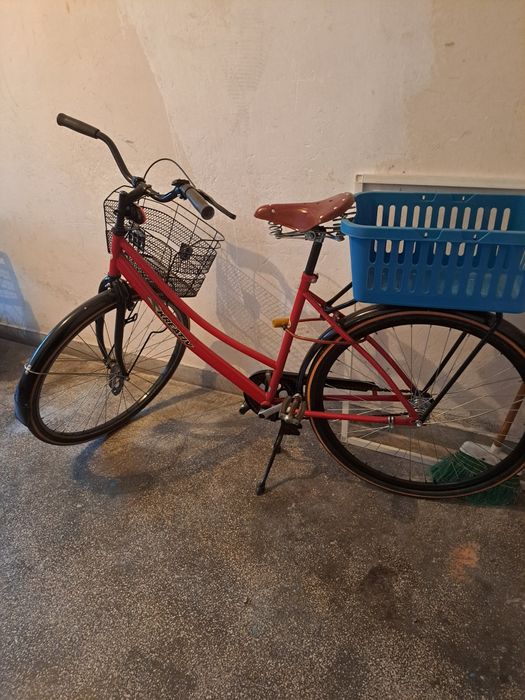 Sport vând bicicletă de damă  pentru plimbări în timpul liber