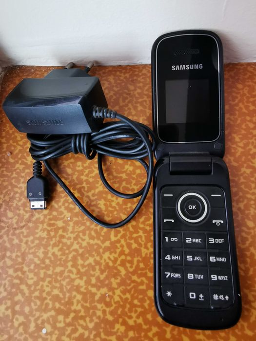 Телефони Самсунг А36 256gb 8 ram  и sansung  (GSM ) със зарядно.