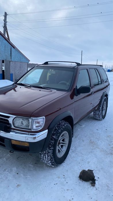 Продам машину nissan