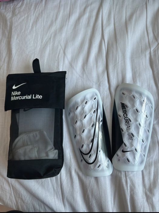 Футболни кори Nike mercurial lite