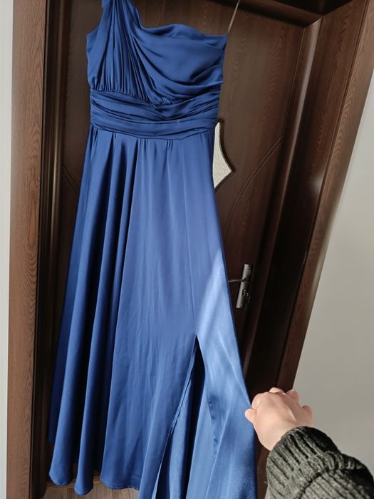 Официална рокля за поводи. Размер С-М без забележки.