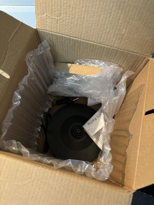 Продам 2 электро чайника