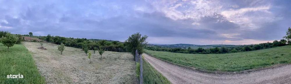 Vând teren intravilan cu panoramă superbă zona de dealuri