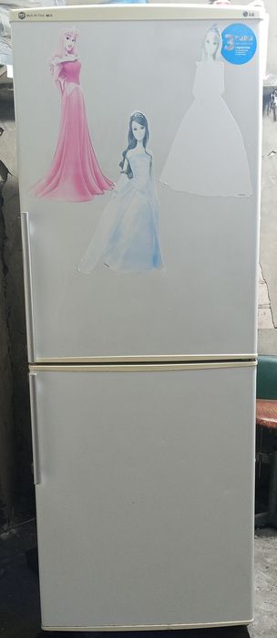 Продам двухкамерный холодильник