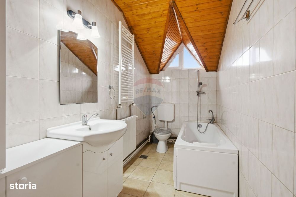 Casă / Vilă cu 5 camere de vânzare